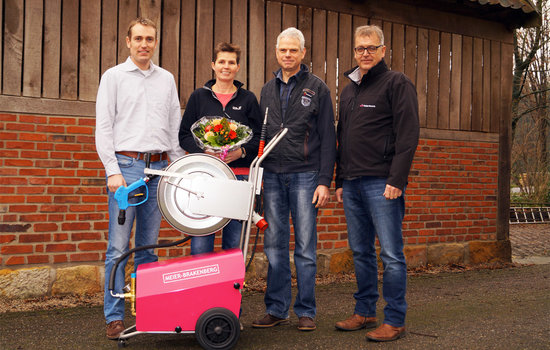The winners of the lottery from stand Topigsnorsvin at EuroTier 2016 can be glad to receive now their jackpot: the new pressure cleaner MBH1260 - full outfitted. The slight device with high water-flow will be in use in the sow stable by the lucky winner.