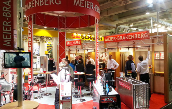 Der Stand von Meier-Brakenberg auf der AgriTechnica 2015 in Hannover. Ausgestellt wurde die Profi-Hochdrucktechnik. Dazu zählten die Neuheiten. Heißwasser-Hochdruckreiniger MBHot1320 und der neue Profi-Hochdruckreiniger MBH1500. Hier Bild zu sehen: die mobile Einzeltierwaage für Mastschweine