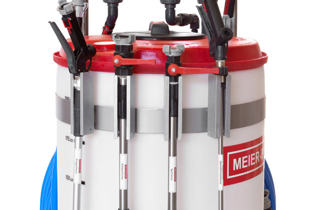 Mehrere Funktionen bedürfen auch mehrerer, individueller Lanzen. So steht zum Schäumen die Schaumlanze, zum Spülen eine neue spezielle Spüllanze, zur Nassdesinfektion die Flachstrahl- bzw. Desinfektionslanze und zur Alzogurausbringung die Alzogurlanze zur Verfügung.