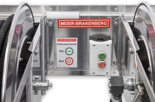 Der intuaitiven Bedienelemente am Schlauchrollerpanel ermöglichem den Anwender die Steuerung der Lohnunternehmereinheit vom Waschplatz aus. Somit kann die HD-Pumpeneinheit und die Hotbox separat in einem Geräteraum stehen.