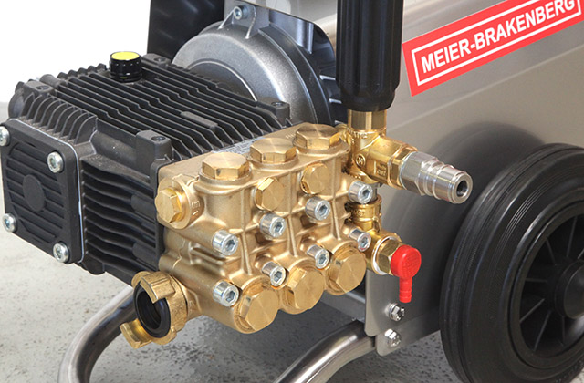 The robust piston plunger pump of the MBH 900 starter unit guarantees long service life.