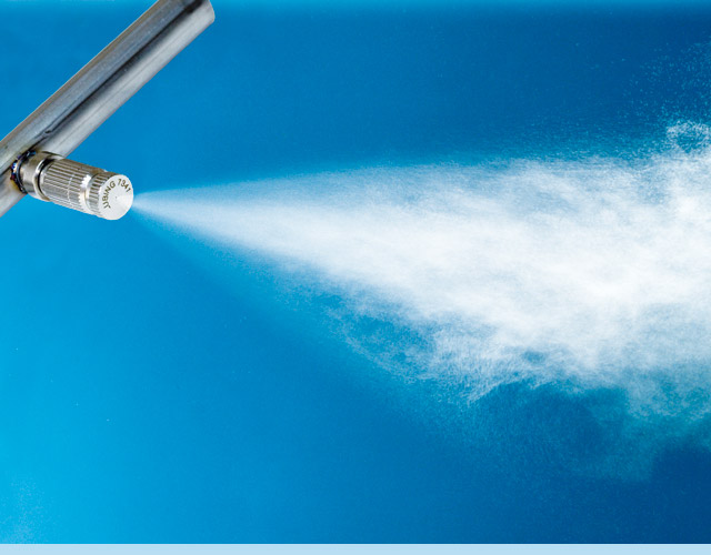 High-pressure cooling nozzles made of high-grade steel generate very fine water mist which evaporates and brings about a cooling effect within in a very short time.