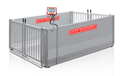 The solid aluminium scale with double-leaf doors is available in various dimensions. The picture shows a standard size: 1.80 x 3.00 m. The group scale can be moved easily with the carriage. Greatest benefit for you: only 2 cm step in - the animal scale no longer needs to be let into the barn aisle!