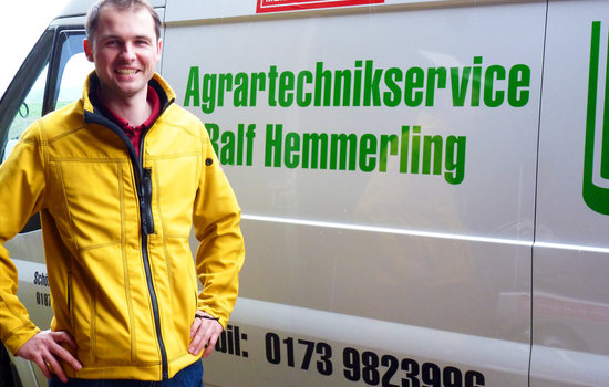 Jetzt auch Profi-Service und Profi-Technik von Meier-Brakenberg in Sachsen. Ralf Hemmerling bietet Service und Beratung rund um das Thema Hochdrucktechnik. Hier im Bild mit seinem Montage- und Servicefahrzeug.