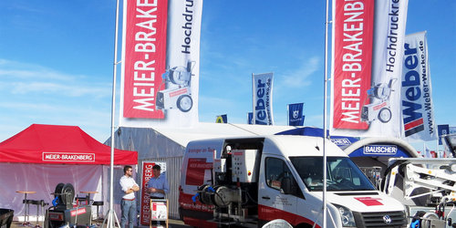 Der Messestand von Meier-Brakenberg auf der Demopark in Eisenach: Im Fokus stand das Thema: Hochdruckreinigung. Hierfür bot sich das Showcar mit dem stationären Industrie-Hochdruckreiniger an.