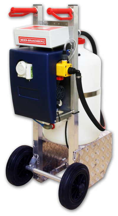 Shown here the mobile medication dosing system - for dosing in front of each pen. No need for extra ring lines in the central aisle. The MBMobil is used for separated locations and wherever the device can be connected pen by pen.
