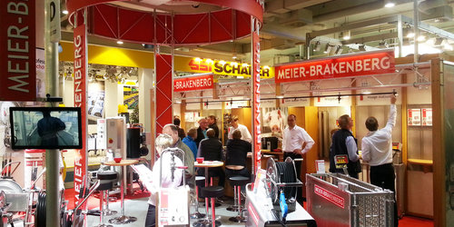 Der Stand von Meier-Brakenberg auf der AgriTechnica 2015 in Hannover. Ausgestellt wurde die Profi-Hochdrucktechnik. Dazu zählten die Neuheiten. Heißwasser-Hochdruckreiniger MBHot1320 und der neue Profi-Hochdruckreiniger MBH1500. Hier Bild zu sehen: die mobile Einzeltierwaage für Mastschweine