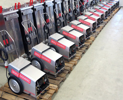 At Meier-Brakenberg a series production for the professional high pressure cleaner MBH3000Flex was set up for the company Schauer. Here you can see: the products before shipping.