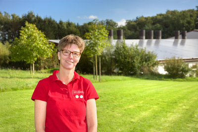 Silke Reitmeier Silke Reitmeier - Zentrale und Sachbearbeitung Stallbau Meier-Brakenberg