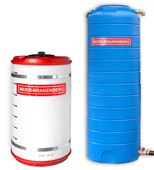 Due to the high construction the large volume feed tank for high-pressure cleaners lets the needed water flow in freely. The aforementioned in addition to the large size connections prevent interruptions in water flow and ensure reliable water supply.